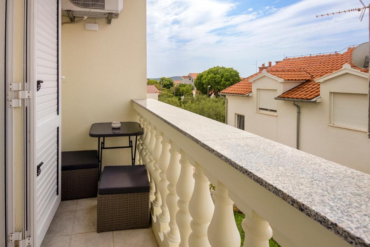 Apartments4You Vodice Exteriör bild