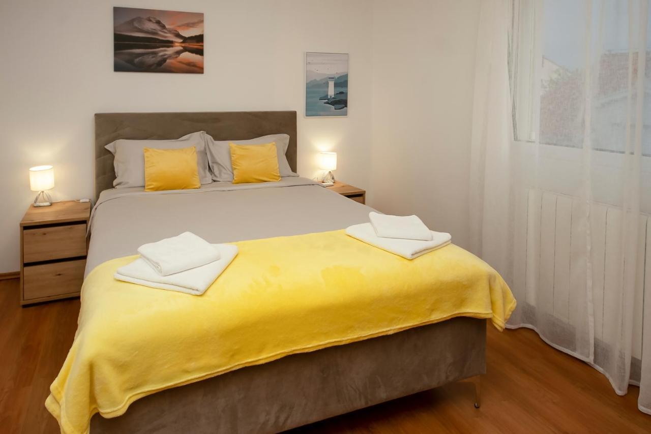 Apartments4You Vodice Exteriör bild